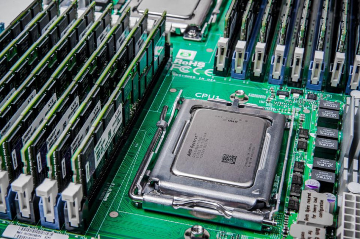 OVH News VMware ou Microsoft OVH launches hypervisor « as a service